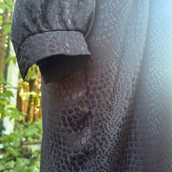 Elegant Black Women's Dress - Picture 2 of 3